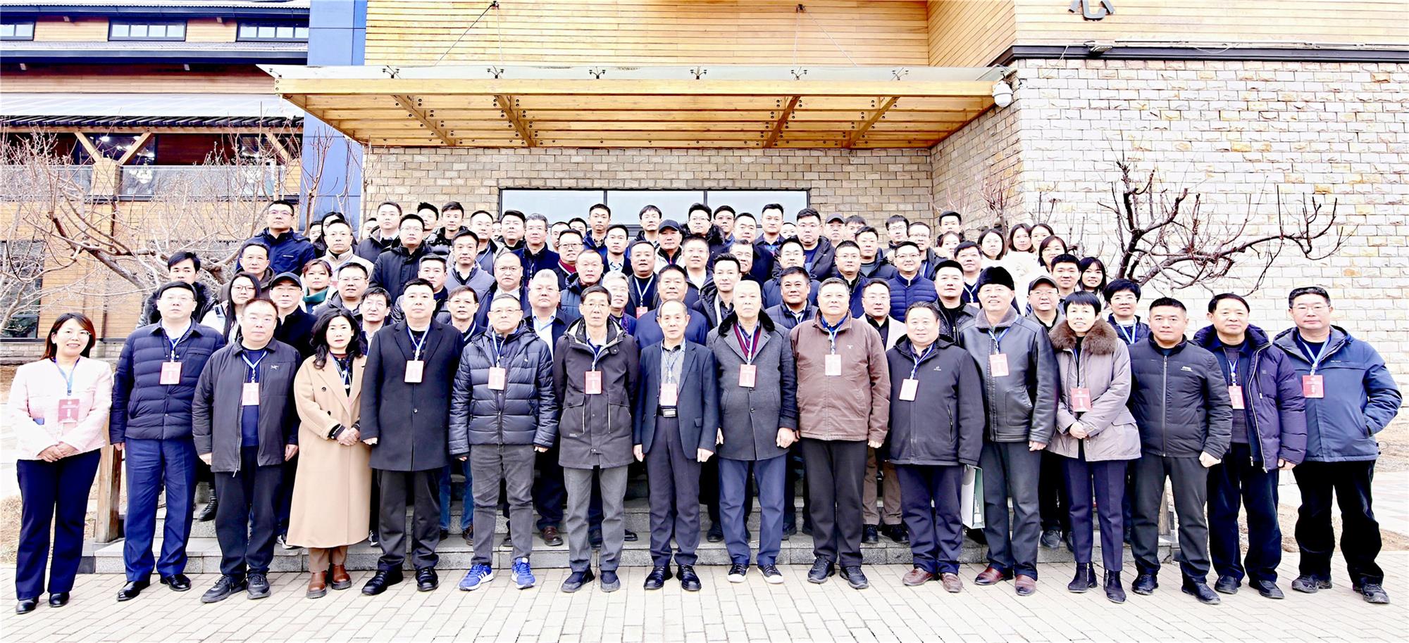 冀裝協(xié)三屆四次理事會(huì)暨常務(wù)理事會(huì)召開(kāi)，常宏榮獲多項(xiàng)獎(jiǎng)項(xiàng)